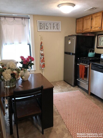 Building Photo - 238 Cambridge St