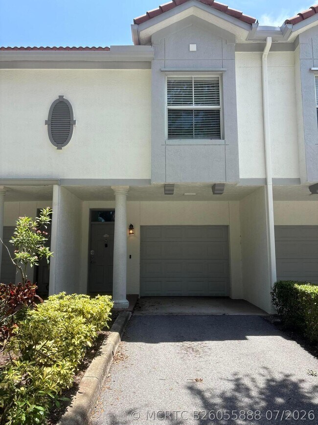 Building Photo - 2044 Alta Meadows Ln