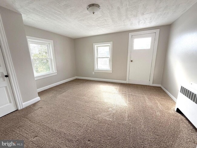 Building Photo - 27 N Main St