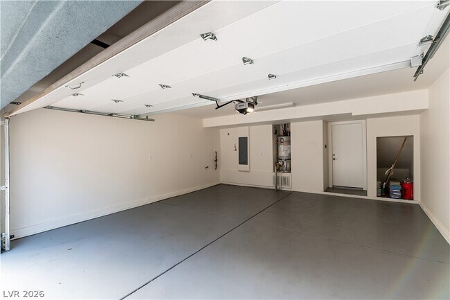 Building Photo - 9050 W Tropicana Ave