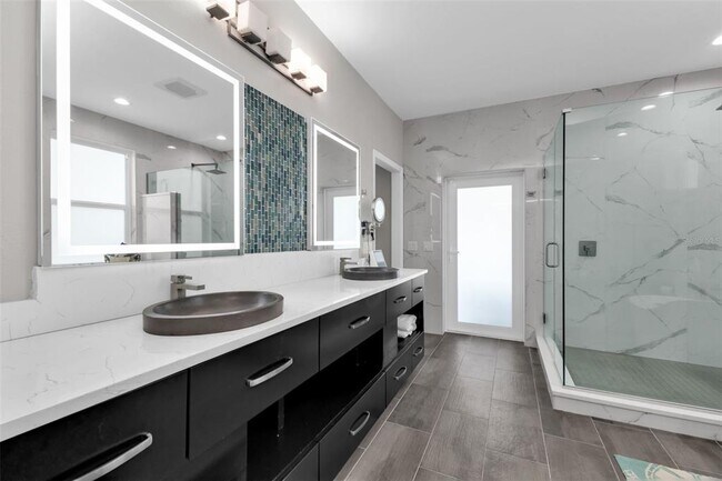 Building Photo - 276 Lewis Cir