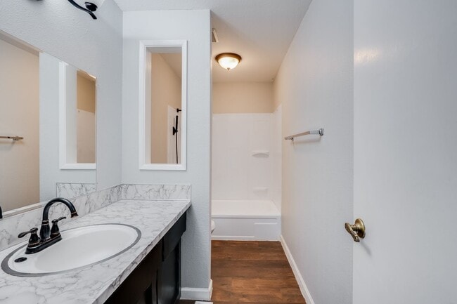 Building Photo - Beautiful 4 bed, 3 bath rental home in North Central Gresham!