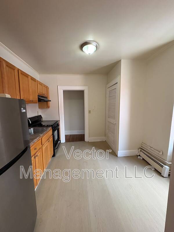 Building Photo - 1160 Dixwell Ave