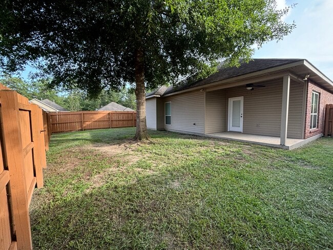 Building Photo - 408 Oak Branch Dr