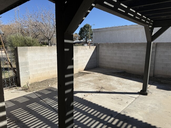 Building Photo - 4221 Penelope Pl NE