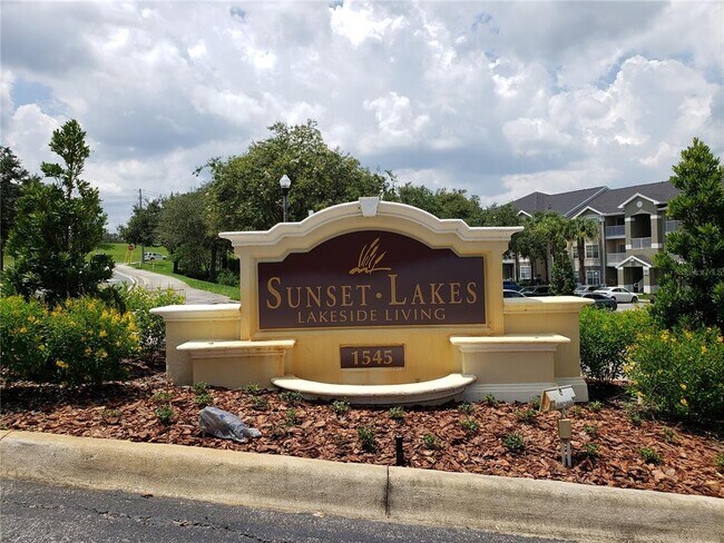 Building Photo - 4240 Summer Landing Dr