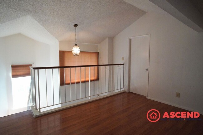 Building Photo - Splendid Home In East Bakersfield!