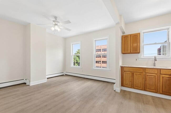 Building Photo - 79 Audubon Ave