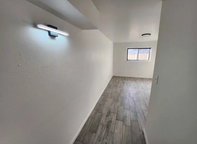 Building Photo - 4339 E 68th St
