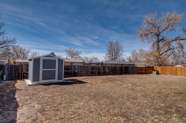 Building Photo - 5553 Crystal Way
