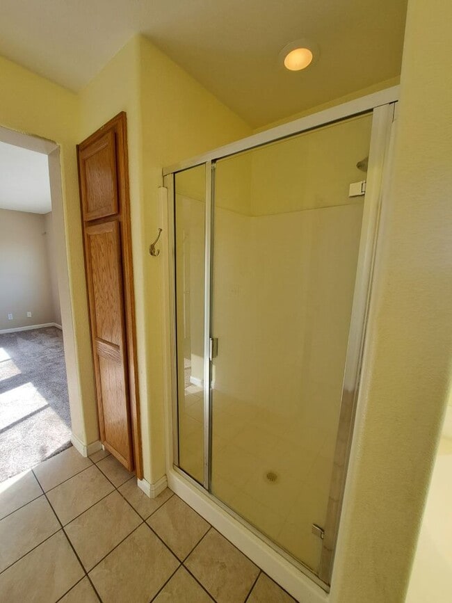 Building Photo - Beautiful 4 Bedroom House Ready To Call Home!