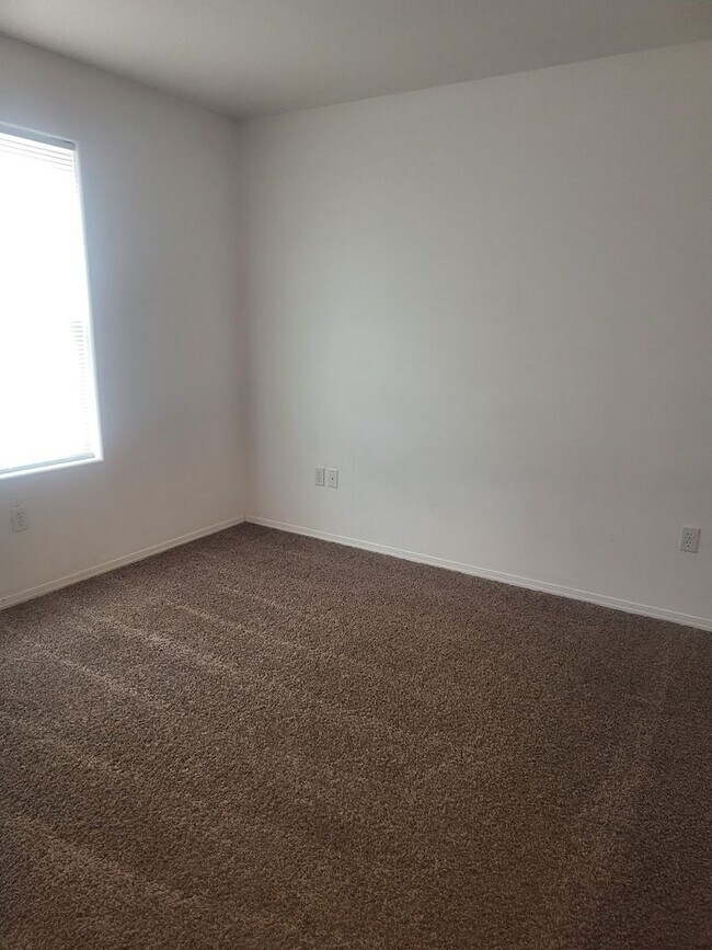 Building Photo - 215-217 K Street -Duplex