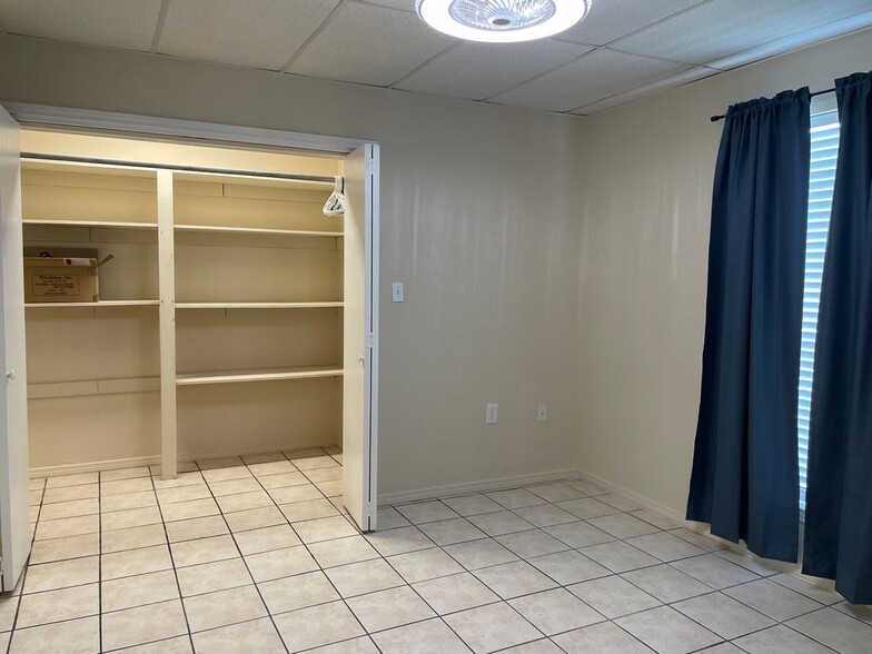 Building Photo - 5712 Padre Blvd