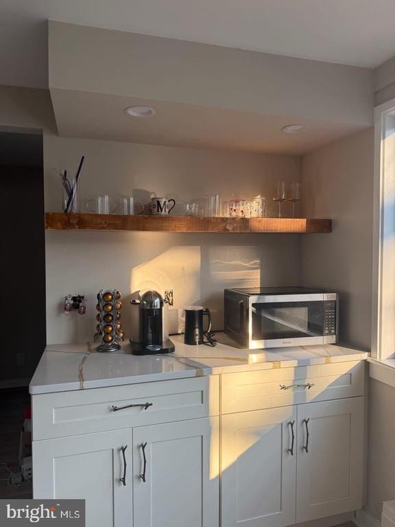 Building Photo - 7 N Christopher Columbus Blvd