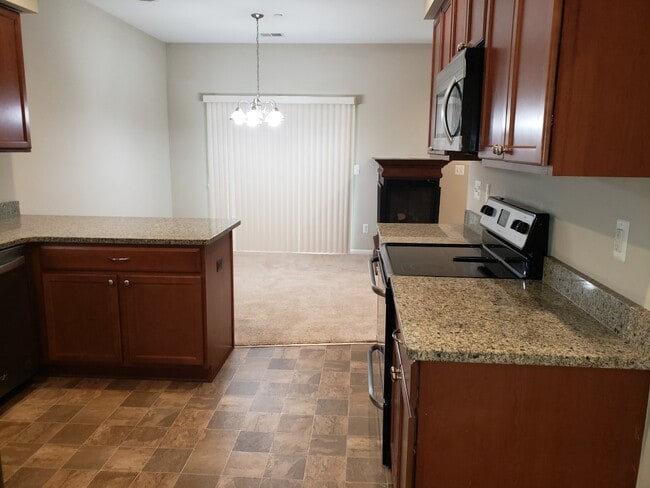 Building Photo - 14261 Shadywood Dr