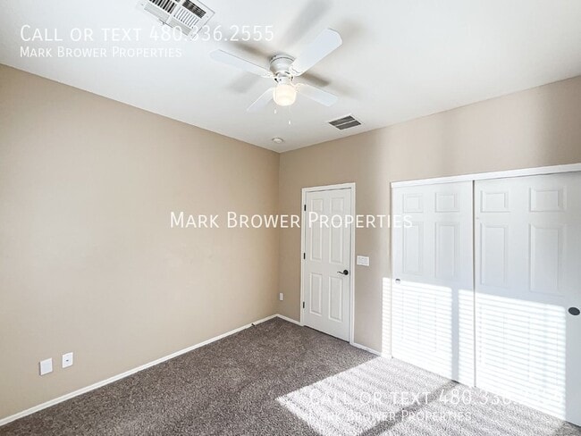 Building Photo - 1204 E Blackfoot Daisy Dr