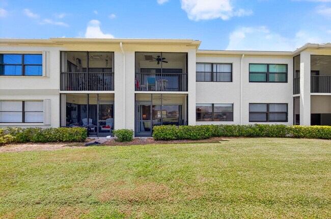 Building Photo - 12790 Briarlake Dr