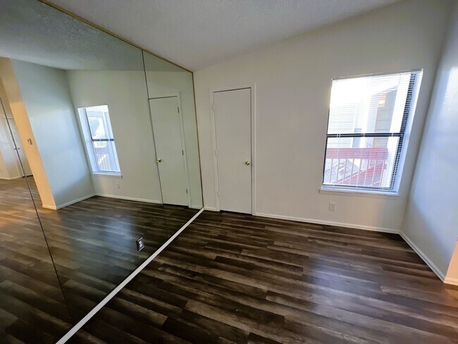 Building Photo - Studio Apartment in the Sable Cove Condomi...