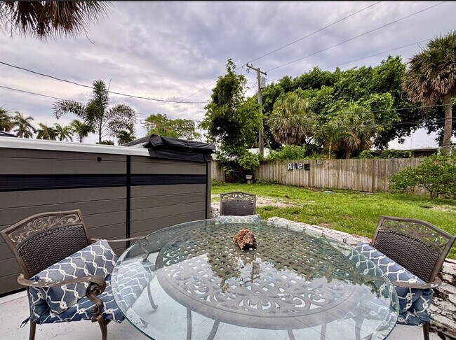 Building Photo - 310 30th St