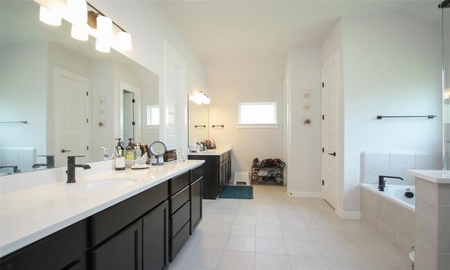 Building Photo - 2103 Pueblito Dr