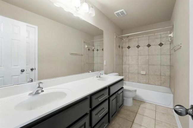 Building Photo - 515 Spanish Mustang Dr