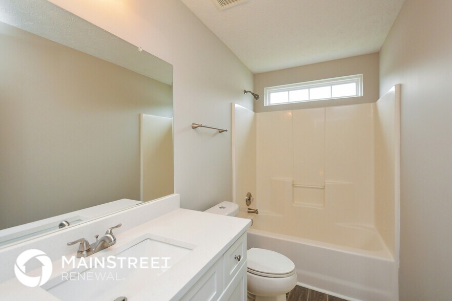 Building Photo - 140 Meadowridge Dr