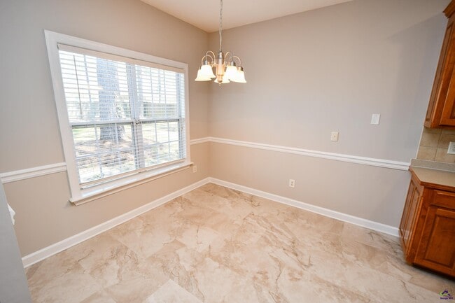 Building Photo - 104 Newport Ave