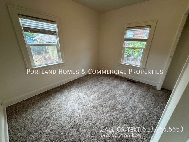 Building Photo - 1426 SE Bybee Blvd