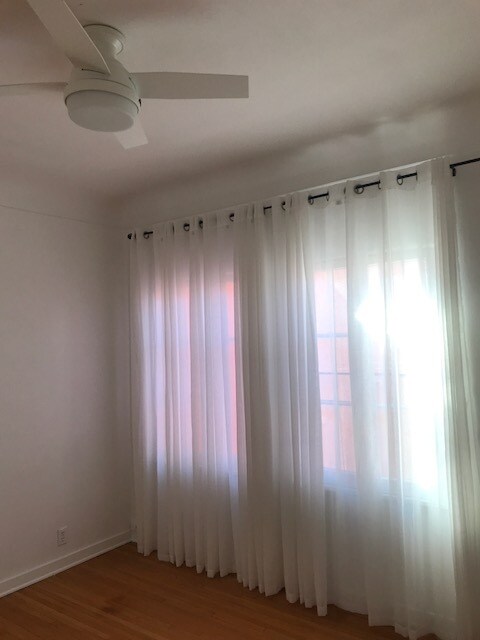 Bedroom 2 - 918 1/2 S Orange Grove Ave