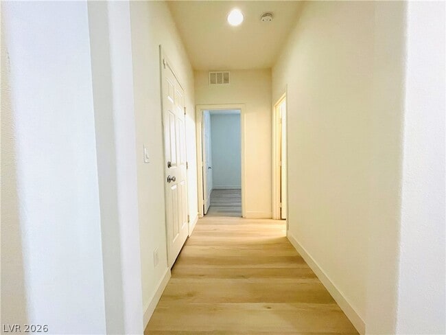 Building Photo - 9206 Valley Betica Ave