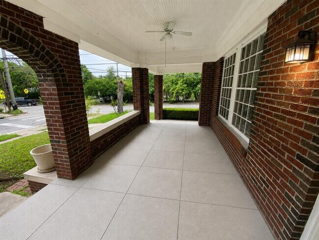 Building Photo - 3200 Harris Park Ave