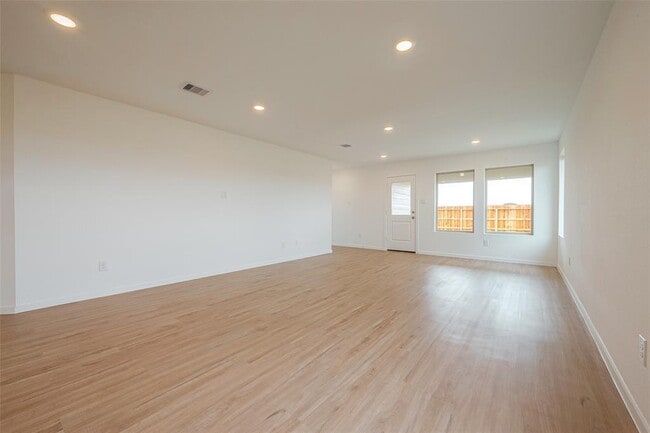 Building Photo - 3106 Elm Br Dr