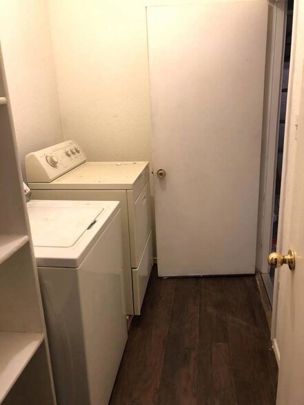 laundry room - 3505 Cattlebaron Dr