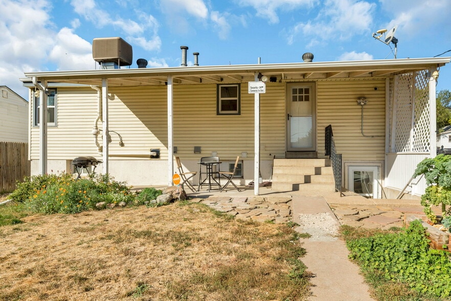 Building Photo - 940 Quitman St