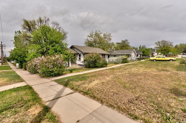 Primary Photo - 820 4th St