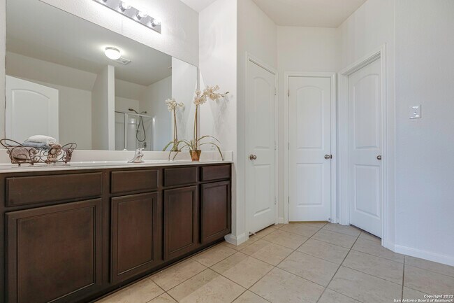 Building Photo - 7810 Creekshore Cove