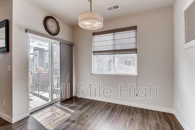 Building Photo - 2029 W 67th Pl