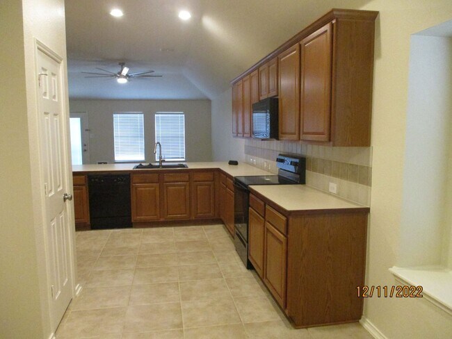 Building Photo - 5144 Waterview Ct