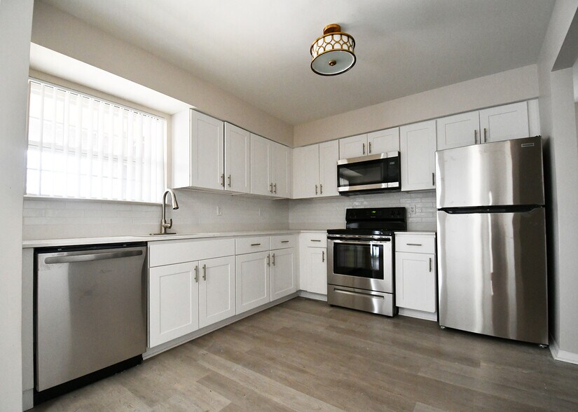 Hunters Ridge 31200 Hunters Dr Farmington Hills MI 48334 Apartment