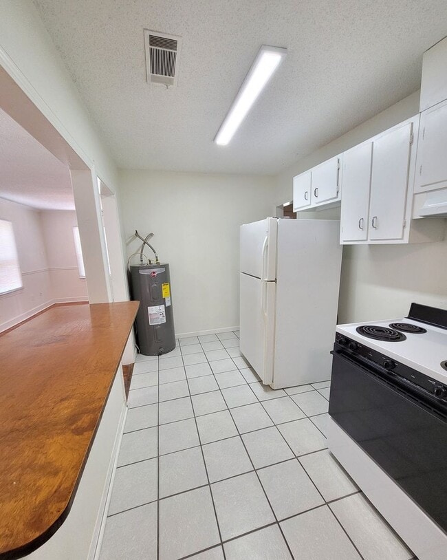 Building Photo - 1112 Polk Ave