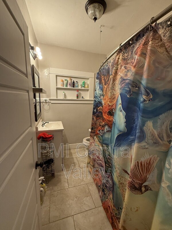 Building Photo - 416 Sycamore Ave