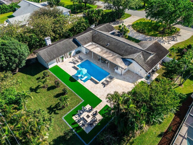 Building Photo - 3127 Sherwood Blvd