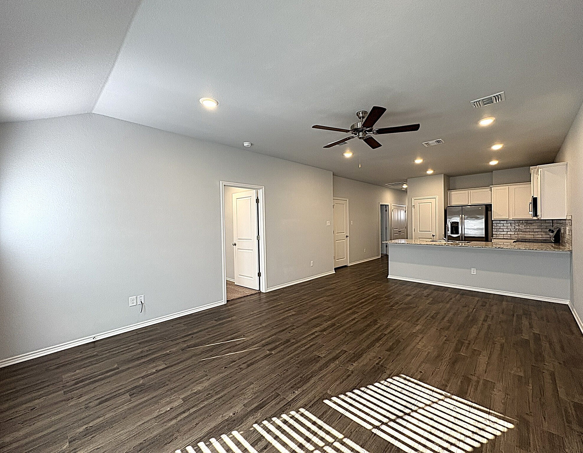 Building Photo - 1202 Lexington Dr