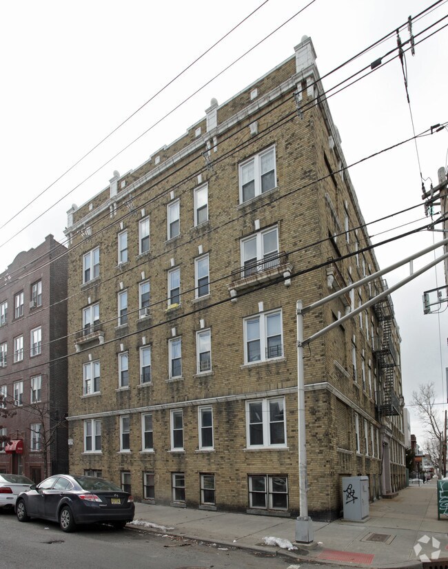 Building Photo - 55 Lincoln St