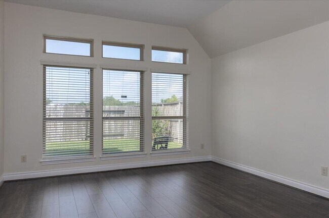 Building Photo - 2735 Rosepoint Ct