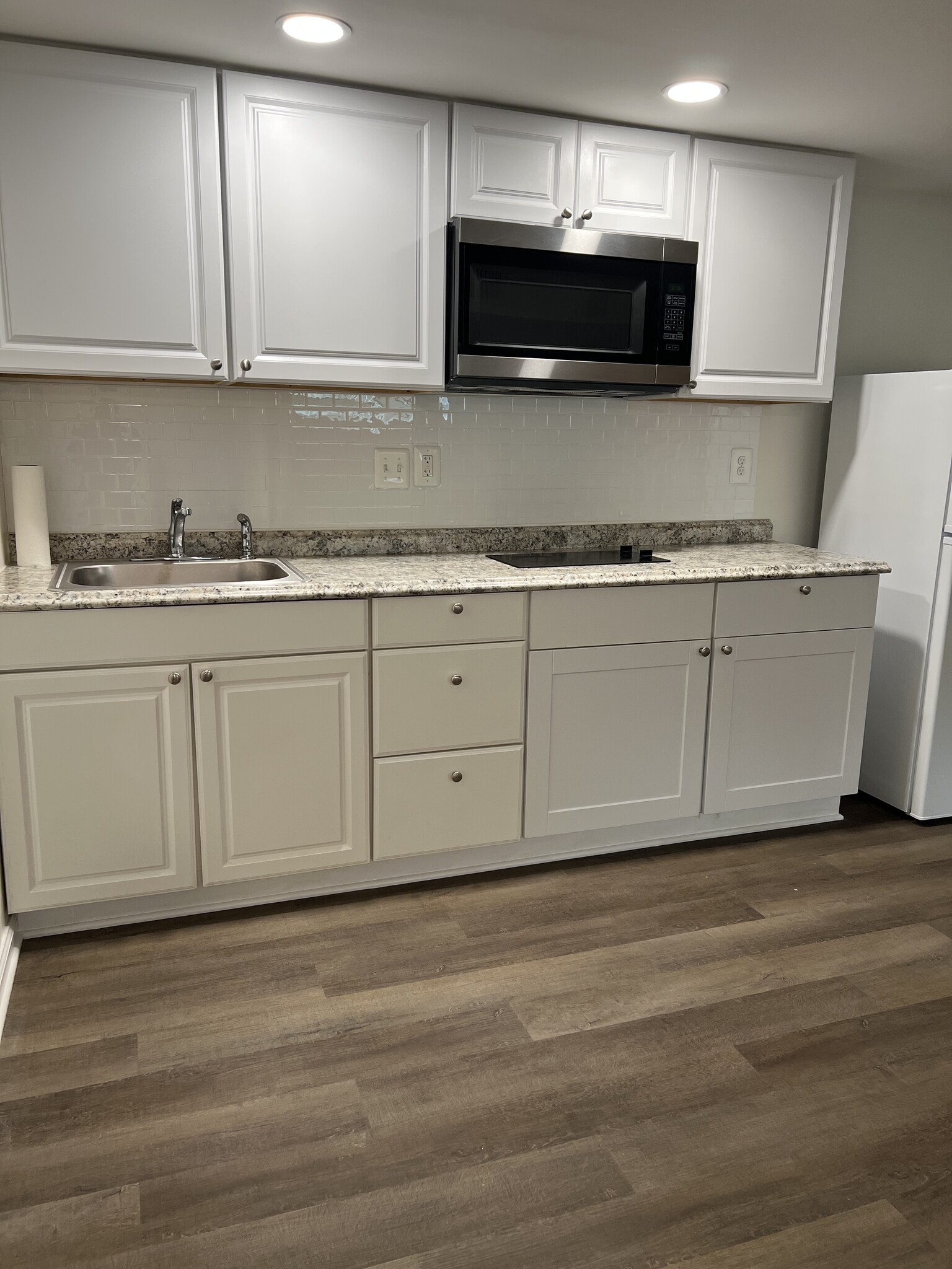 Building Photo - 7441 Convair Dr