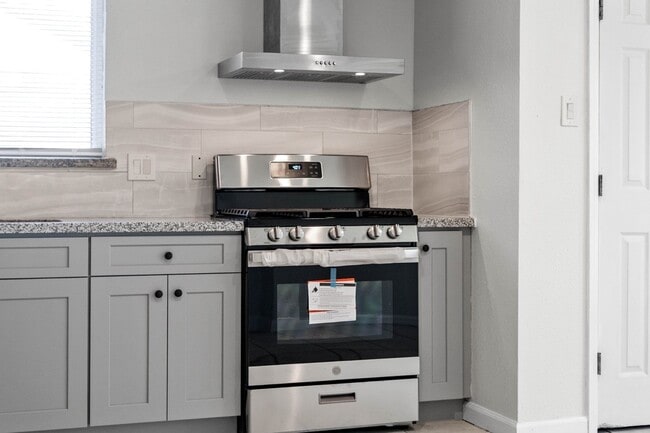 Building Photo - 4510 Hidden Springs Dr