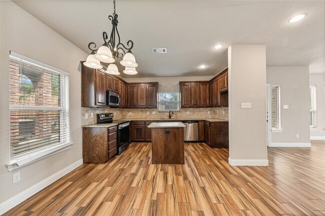 Building Photo - 4904 Ridglea Hills Ct