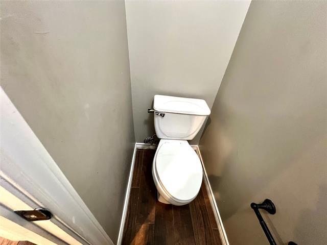 Building Photo - 615 Fallbrook Dr