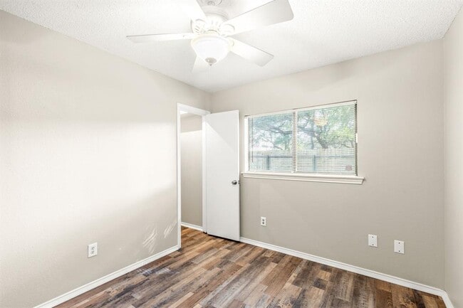 Building Photo - 12900 Garfield Ln